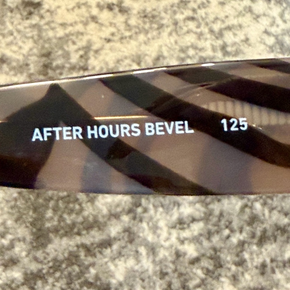 QUAY AUSTRALIA After Hours Bevel Zebra Stripe Frame Smoke Lens Sunglasses 100% U - Picture 15 of 16